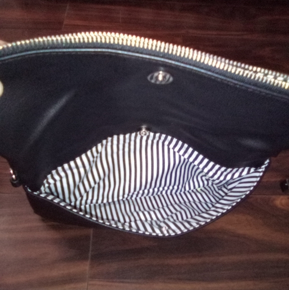 How Charming?👜 - Picture 2 of 4